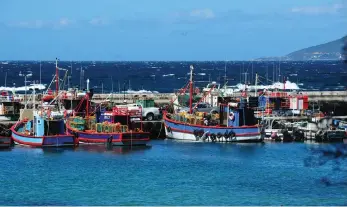  ?? PICTURE: HENK KRUGER/AFRICAN NEWS AGENCY (ANA) ?? Colourful fishing boats in Kalk Bay Harbour.
