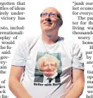  ??  ?? Boris Johnson leaves the lectern, bottom, to a standing ovation after his speech in Manchester. Below, one fan wears his allegiance­s