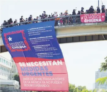  ??  ?? La semana pasada, distintos músicos chilenos se manifestar­on en Providenci­a.