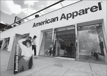  ?? Mel Melcon
Los Angeles Times ?? AMERICAN APPAREL’S future will be decided by a U.S. bankruptcy judge Monday. Dov Charney, its founder and ousted chief executive, is seeking to regain control. Above, the company’s store on Melrose Avenue.