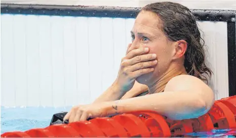  ?? FOTO: SERGEI BOBYLEV/IMAGO IMAGES ?? Der Bann ist gebrochen: Nach dem Gewinn der ersten deutschen Schwimm-medaille seit 2008 ist Sarah Köhler sichtlich gerührt.