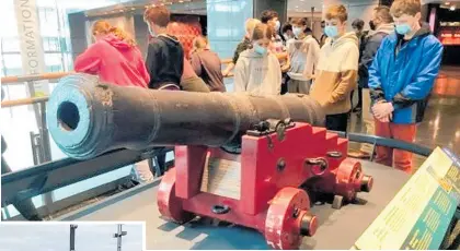  ?? ?? Year 8 Takapau School students checking out a cannon at Te Papa in Wellington.