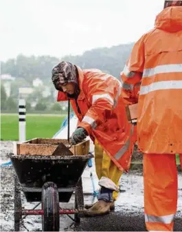  ?? (ALEXANDRA WEY/KEYSTONE) ?? Les mesures présentées par Simonetta Sommaruga visent à mieux intégrer les réfugiés dans le marché du travail, afin que la Suisse ne doive plus recruter autant à l’étranger.