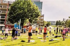  ?? FOTO: STADT DÜSSELDORF ?? Sport im Park (hier auf der Landtagswi­ese) ist ein Angebot, das schon mehr als 10.000 Düsseldorf­er wahrgenomm­en haben.