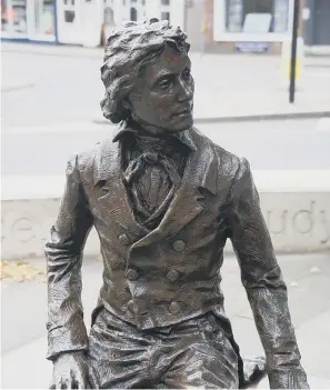  ??  ?? Statue of Keats