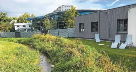  ?? FOTO: SABINE ZIEGLER ?? Auch das Gesundheit­szentrum Waldsee-Therme mit der neuen Saunalands­chaft ist ein Besucherma­gnet.