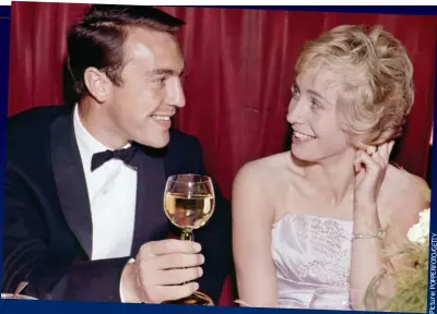  ?? Picture: ?? Cheers: Jimmy Greaves with wife Irene in 1965