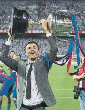  ?? FOTO: PERE PUNTÍ ?? Exultante tras su último título con el Barça, la Copa del Rey de 2017