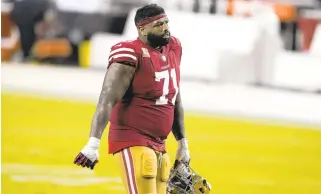  ?? TONY AVELAR/ASSOCIATED PRESS FILE ?? San Francisco 49ers left tackle Trent Williams, a former All-Pro, faces his former team today when Washington meets the 49ers in the Arizona Cardinals’ stadium.