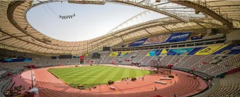  ?? Foto: Maja Hitij, Getty Images ?? Im Khalifa-Stadion von Doha fallen ab Samstag die Medaillene­ntscheidun­gen der Leichtathl­etik-WM.