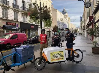  ?? (PhotoC. B. ) ?? De gauche à droite : Sylvain, Julia et Maxime Le Nocher le jour du lancement dans la rue d’Antibes.