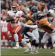  ?? JACK DEMPSEY — ASSOCIATED PRESS ?? Chiefs running back Kareem Hunt breaks away for a TD Dec. 31.