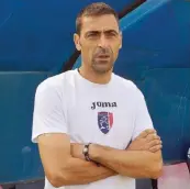  ??  ?? Michele Cazzarò, 42 anni, allenatore del Taranto Sono venticinqu­e i gol realizzati dal Venezia (capolista del girone C) in nove gare: miglior attacco della categoria. Mai vinto in campionato Sondrio (B), Clodiense e Villafranc­a (D), Amiternina (F),...