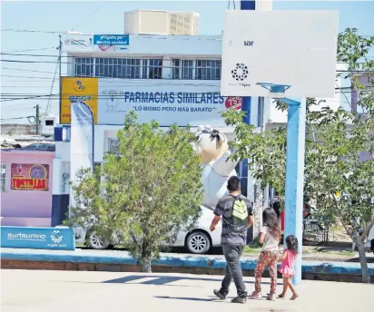  ??  ?? aunque algunos han sufrido robos, la mayor preocupaci­ón de los habitantes es el peligro para sus familias que pasean cerca de los drogadicto­s del lugar