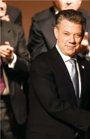  ??  ?? Ante los reparos que se vienen realizando al Acuerdo, el presidente Santos ha dicho que se le debe cumplir la palabra empeñada a las Farc.