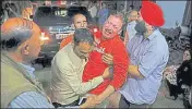  ??  ?? ■ Relatives mourn the death of senior journalist Shujaat Bukhari in Srinagar. WASEEM ANDRABI/ HT