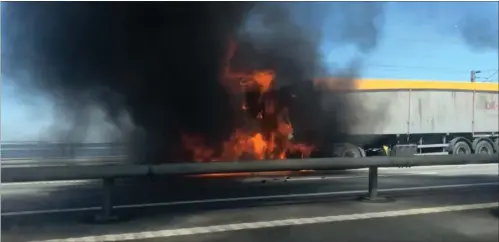  ?? PRIVATFOTO ?? Branden i lastbilen var slukket ved 15-tiden.