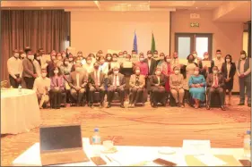  ?? Photo: Rose-Mary Haufiku ?? Officials from partnershi­p organisati­ons with the health deputy minister Utjiua Muinjangua­e and the 27 trainees with their mentors.