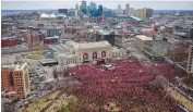  ?? RICH SUGG/KANSAS CITY STAR ?? A crowd welcomes home the Super Bowl-winning Kansas City Chiefs in February 2020.