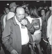  ?? PHOTO BY ED HOMICH ?? John “Walking Man” Kintzi was a familiar sight to nightlife patrons for decades. He died March 31 at the age of 83.