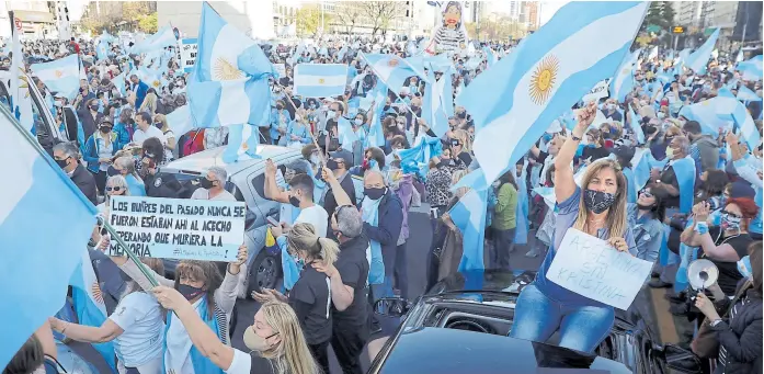  ?? Fabián marelli ?? como en otras ocasiones, el epicentro de la protesta fue el Obelisco, aunque hubo marchas en grandes ciudades del interior del país y en el Gran buenos aires