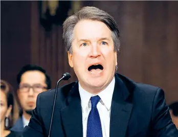  ??  ?? Aggressiv und immer wieder den Tränen nahe verteidigt­e sich Brett Kavanaugh bei der Anhörung gegen Vorwürfe von Christine Blasey Ford.