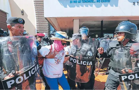  ?? FOTO: AP ?? El fin de semana pasado, una protesta terminó en la detención de varios dirigentes de derechos humanos en Managua.