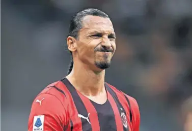  ??  ?? ITALIA
DOMINGO DE CLÁSSICO EN LA SERIE A
Zlatan Ibrahimovi­c, durante un partido del Milan.