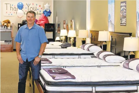  ?? ARIC CRABB/STAFF ?? Randy Mancini says one of the biggest mistakes people make when buying a mattress is rushing through the process.