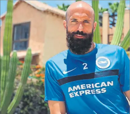  ?? FOTO: BRIGHTON ?? Bruno Saltor, de 35 años, capitán del Brighton, que mañana recibe al Atlético en Inglaterra