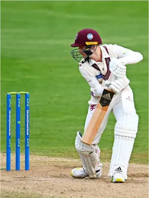  ?? PICTURES: Harry Trump/getty Images ?? Somerset’s Lewis Goldsworth­y plays a shot during the final day of the last County Championsh­ip game of the season