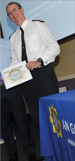  ??  ?? Chief Supt. Sean Ward with Councillor­s Oliver Tully and Richie Culhane at the launch of the dedicated e-mail facility for public representa­tives