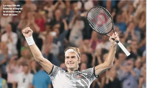  ??  ?? La reacción de Federer al lograr la victoria en la final de ayer.