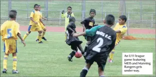  ??  ?? An U11 league game featuring MEIS and Manning Rangers gets under way.