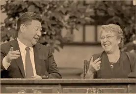  ?? Foto: reuters ?? Comercio bilateral. El mandatario chino, Xi Jinping, con la presidenta de Chile, Michelle Bachelet, en el Palacio de la Moneda en Santiago.