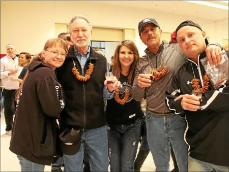  ?? LAUREN HALLIGAN - MEDIANEWS GROUP FILE ?? Eventgoers enjoy a previous Saratoga Beer Summit.