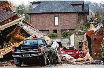  ?? Foto: Butch Dill/fr111446 Ap/dpa ?? Schwer getroffen: ein Haus in Birmingham im Us-staat Alabama.