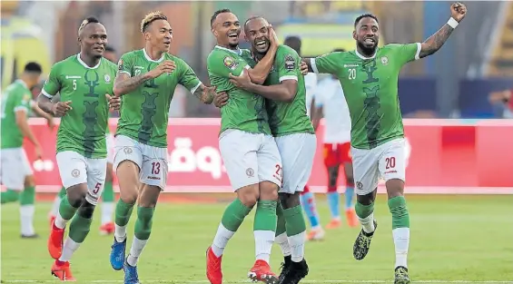  ?? REUTERS ?? Ni un juego ni una película. La Selección de Madagascar celebra en Egipto 2019 porque a su país ya lo conocen no sólo por el TEG o el film.