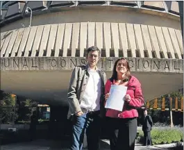  ?? EMILIA GUTIÉRREZ ?? Soraya Rodríguez y Eduardo Madina, del PSOE, presentan recurso en el TC