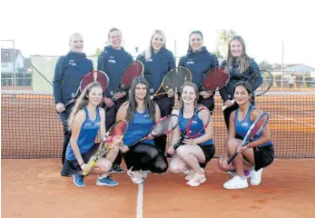  ?? FOTO: BRUNO WETZEL ?? Die zweite Mannschaft des TC Bad Saulgau. Oben (v.l.): Sandrine Stark, Sonja Miko, Sabrina Sontag, Vanessa Sontag, Lena Heske sowie unten (v.l.): Darja Feofanova, Amanda Serban, Lena Roensch, Dilan Yasar.