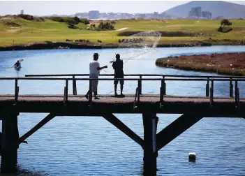  ?? PICTURE: JASON BOUD ?? UPGRADE: The iconic Woodbridge Island bridge is set for a major upgrade that will transform the famous Milnerton landmark. See page 3