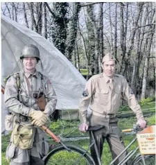  ??  ?? Christophe Kotuc (à gauche) et Stéphane Guilbaud sont venus discrèteme­nt en repérage au Moulin à Elise le 25 mars dernier, dans le cadre de l’opération Spring Camp d’avril. Je répète : opération Spring Camp en avril.