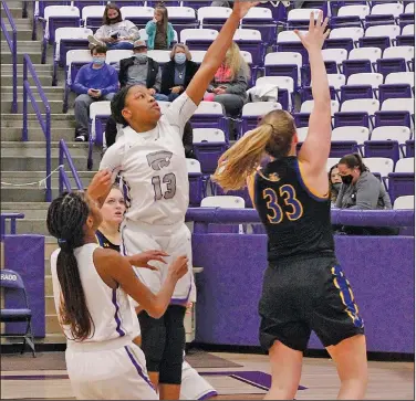  ?? Lauren Cross/Wildcat Yearbook ?? Defense: El Dorado’s Lauren Nelson defends a shot during the Lady Wildcats’ contest against Hot Springs Lakeside at Wildcat Arena earlier this month. El Dorado hosts White Hall today.