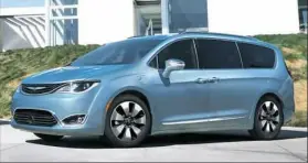  ??  ?? The 2017 Chrysler Pacifica Hybrid advertises excellent minivan fuel economy.