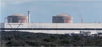  ?? ?? KOEBERG appears to be hurtling towards a disaster with a dropped reactor, an expiring nuclear operating licence and delayed maintenanc­e and upgrades, and there is an exodus of key technical and managerial skills, says the author. | LEON LESTRADE African News Agency (ANA)