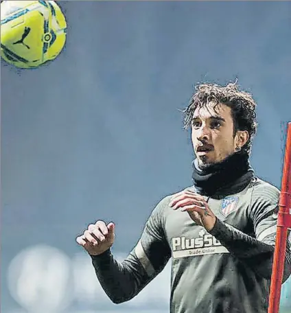  ?? FOTO: ATLETI ?? Sime Vrsaljko, en un entrenamie­nto del Atlético, volverá a ser titular en Ipurua frente al Eibar