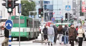  ?? ISTOCK ?? La gratuité totale ou partielle du transport collectif, adoptée par plusieurs villes d'Europe, est au nombre des promesses faites par plusieurs candidats aux élections municipale­s.