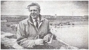  ??  ?? Above, Sir David Attenborou­gh at the Llanelli Wildfowl and Wetlands Trust centre when it opened in 1991.