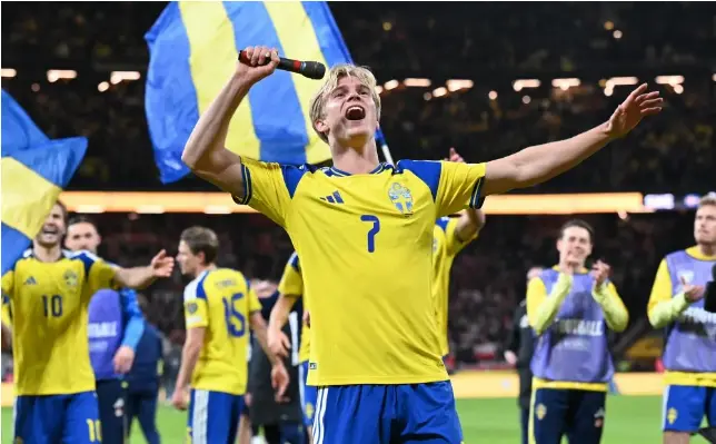  ?? Photograph: Jonathan Nackstrand/AFP/Getty Images ?? Lucas Bergvall celebrates with the fans after winning their playoff with Poland.
