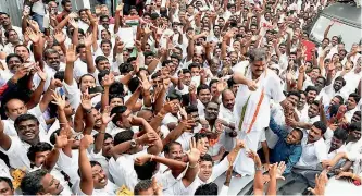  ?? — PTI ?? Former Union Minister G.K. Vasan is surrounded by supporters as he formally announces his decision to revive the erstwhile Tamil Manila Congress in Chennai on Monday.